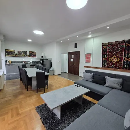 Апартаменты Authentic Centre #2, Four Bedrooms, One Full Bathroom, One Toilet *