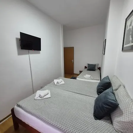 Апартаменты Authentic Centre #2, Four Bedrooms, One Full Bathroom, One Toilet Белград