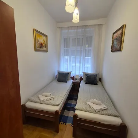 Authentic Centre #2, Four Bedrooms, One Full Bathroom, One Toilet Белград